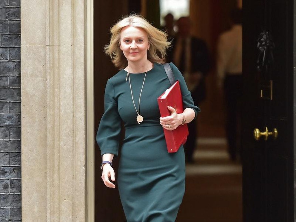 barrayson's tweet image. Is Liz anyone else's guilty pleasure?