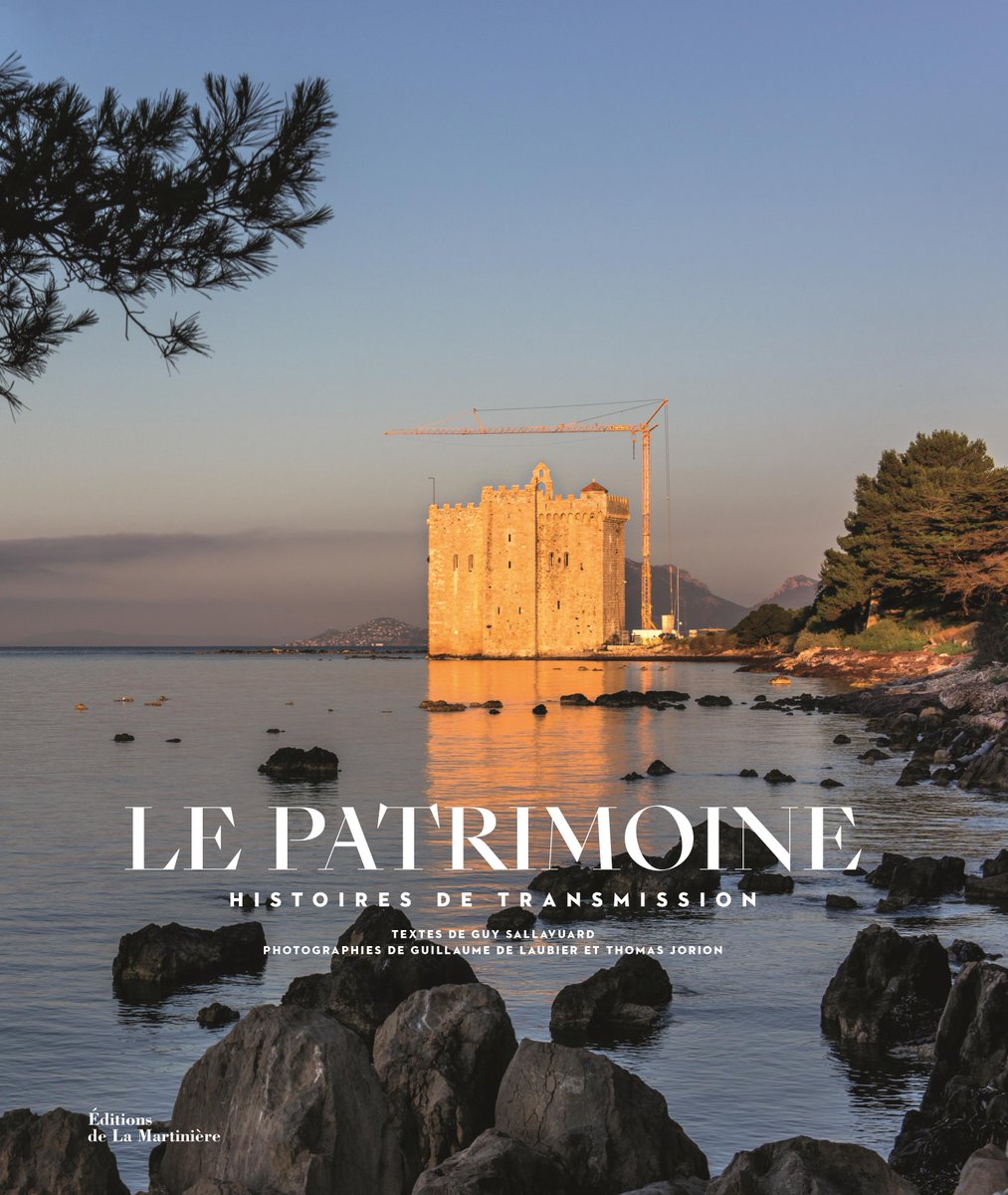 📖Aujourd'hui paraît le livre « Le patrimoine : histoires de transmission » aux <a href="/ed_LaMartiniere/">Éditions de La Martinière</a>  
 
🤝Cet ouvrage met en lumière 25 personnalités historiques ou contemporaines associées à un site qu'elles ont contribué à sauvegarder. 
 
Découvrez le vite dans votre librairie !