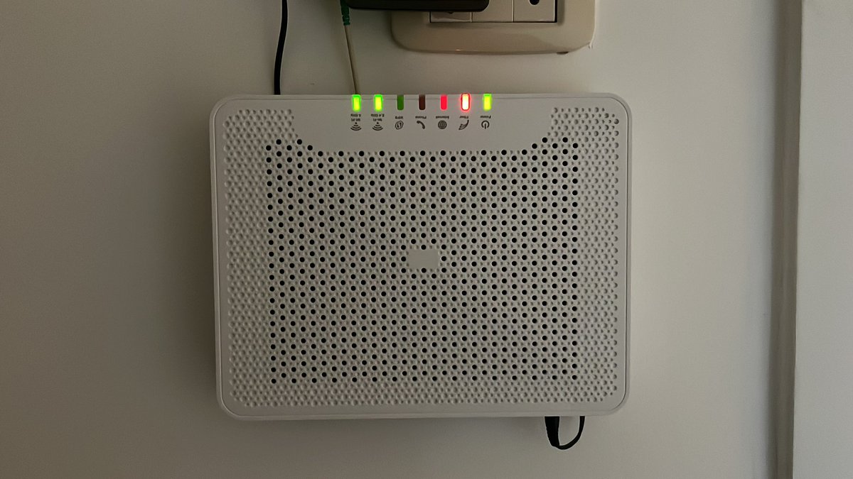 aazzouqa's tweet photo. @orangeJo the fiber connection is down since last night. Abdoun area https://t.co/9PtZOBuYIi