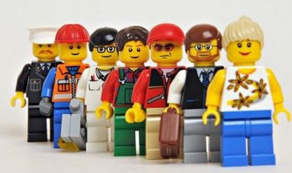 Tenemos nuestra pregunta del día en #NoEsLoMismo...

Hoy, día mundial del lego... Qué juguete recuerdas con más cariño de tu infancia? 

Mándanos tus respuestas y te leemooooooos en directo en <a href="/Radioesport914/">Radio Esport Valencia 91.4</a>
