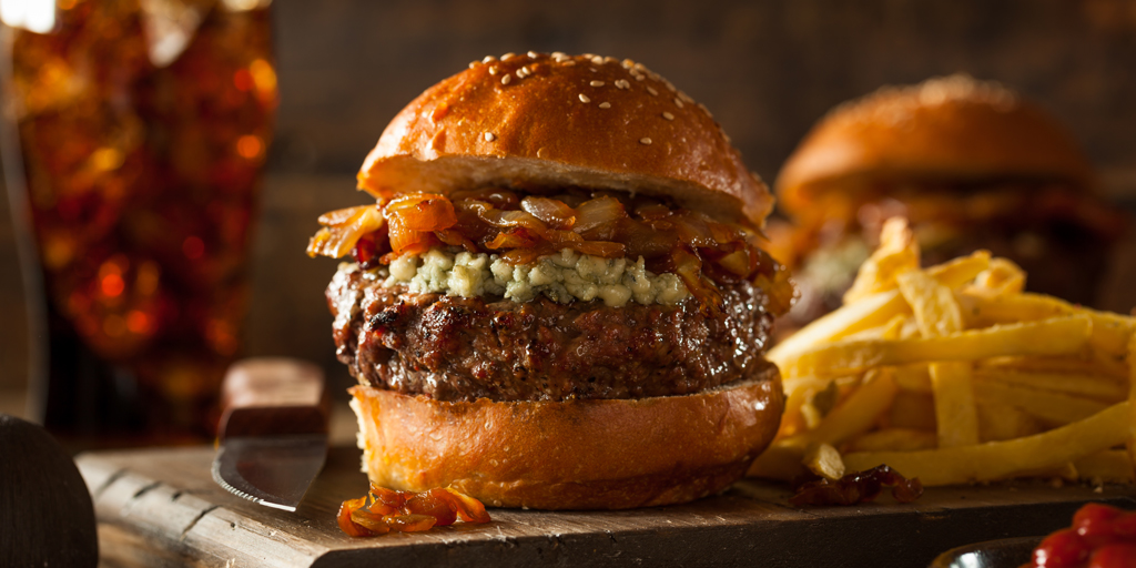 macuisine_bath's tweet photo. We take our burger patty recipe very seriously using a combination of dry aged beef and Dijon mustard then seasoned to perfection. Filled with confit onions, spiced mayonnaise, tomato and topped with Emmental cheese.
#ThePigGuide #totalguidetobath #BATHEATS #bathindependents https://t.co/9wSIZBq2Va