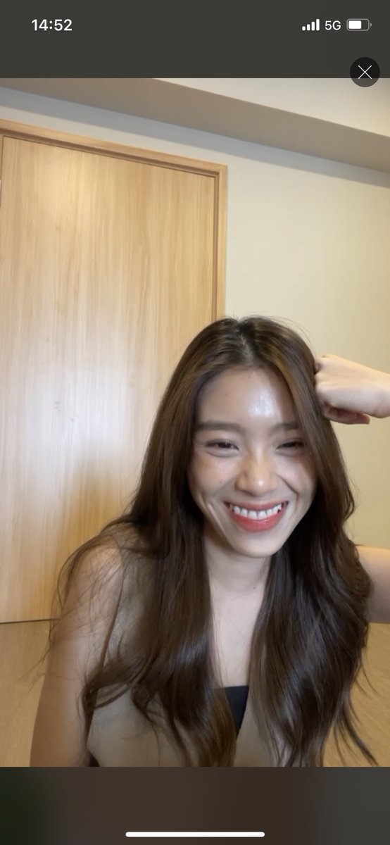 FilmKaeww's tweet photo. ทำการบ้านชู่ชู่วววว✌🏻 ขอให้เสร็จทัน 5 โมง
#KaewBNK48 #BNK48 #รู้ใช่ไหมว่ารักแก้ว https://t.co/qKAC0h9BHP