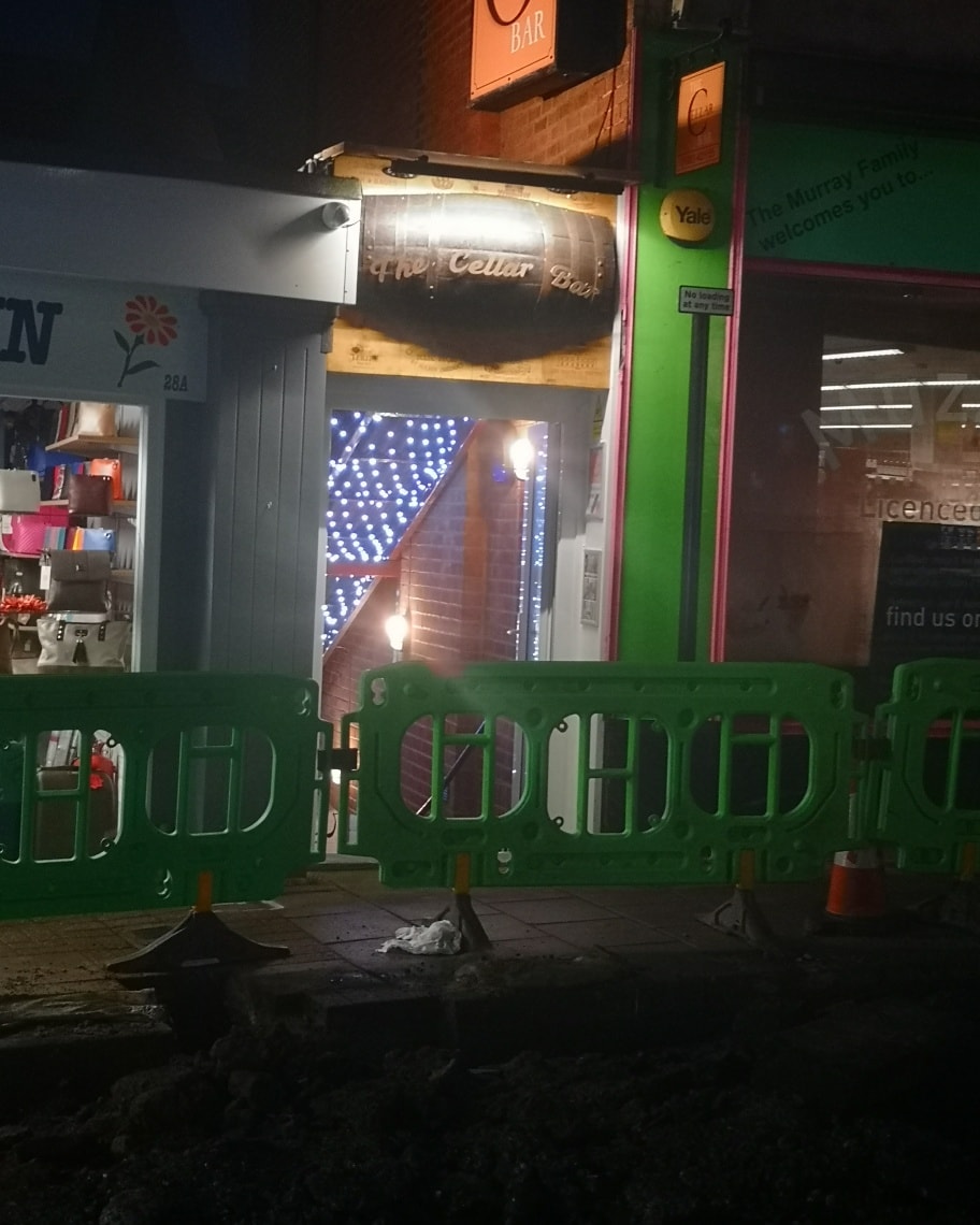 cellar_sandown's tweet photo. The road may be closed but we are still open! 😁🍹🍸 #cocktails #cocktailbar #Sandown #IsleofWight #CellarBarSandown https://t.co/S8QiJknQy1