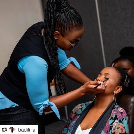 Badili_A's tweet photo. We unpack self identity issues among women and girls, building self confidence and challenging the standards of beauty.

#Makeupactivism #FeminizingPoliticalSpaces #ChamaWomenEngagement https://t.co/6S7AXm3mml