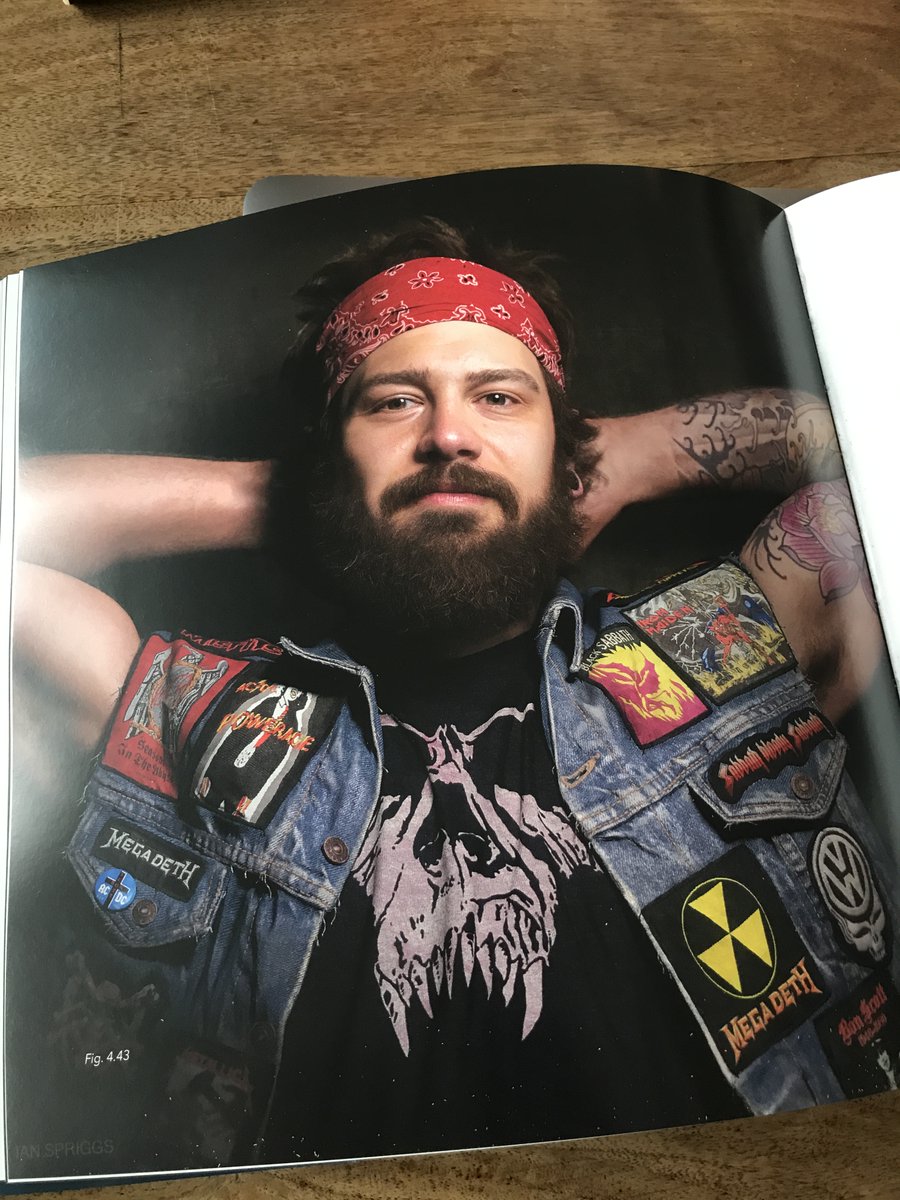 Olika3D's tweet photo. What a wonderful surprise! 
Received @SpriggsIan brand new book today 😍
and yeay it's even signed and numbered!
thx so much!!!

@thejuicebaroffical @ChaosGroup #cgi #3dart #mastersofarts https://t.co/mXmTdJ8G44