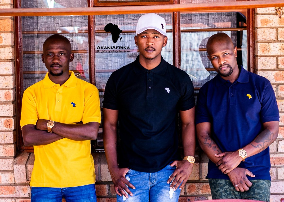 Make your casual fridays, AkaniAfrika Fridays👌🏾

Happy Friday, Afrika 🖤✊🏿❤️

We've got a FREE courier promotion running until 31st of January. Call or Whatsapp us on 0825623800 to get more info regarding the promo. 

#BBMzanzi
#RHODurban
#dinky
#bonang