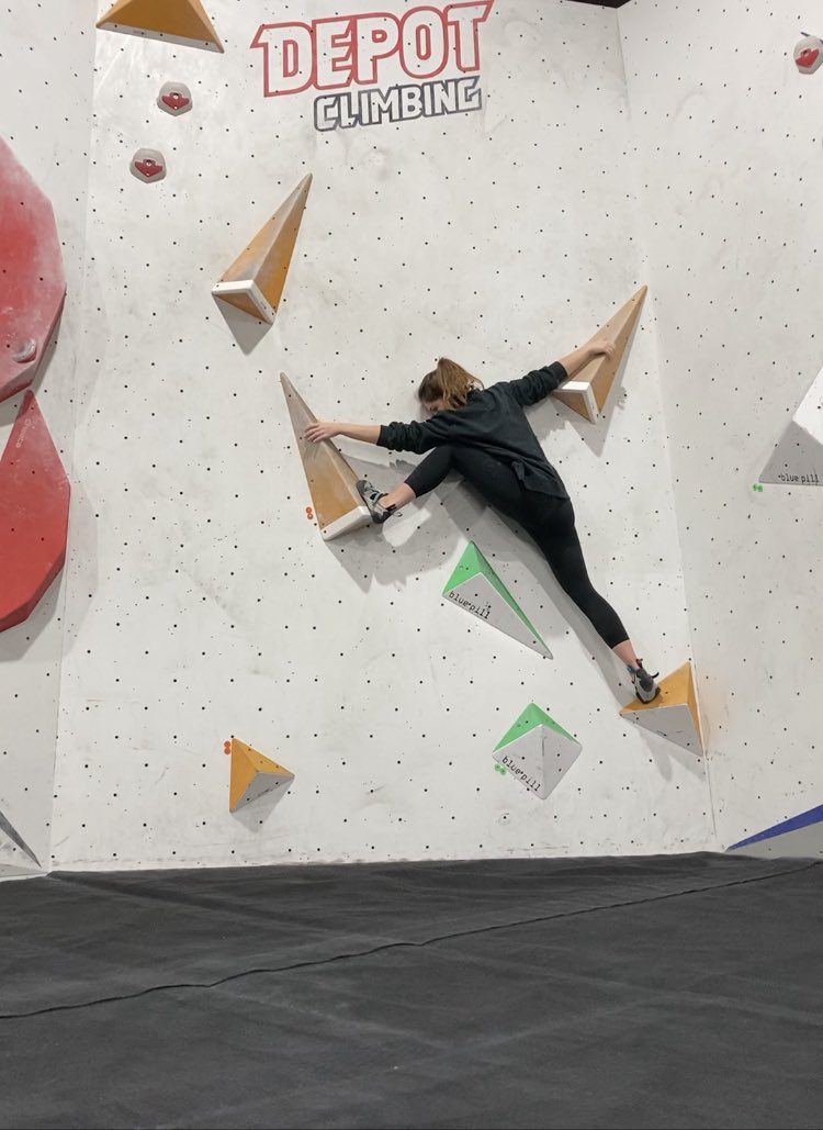 Starting Friday off right at @DepotManchester with an early morning boulder! 🧗🏻‍♀️