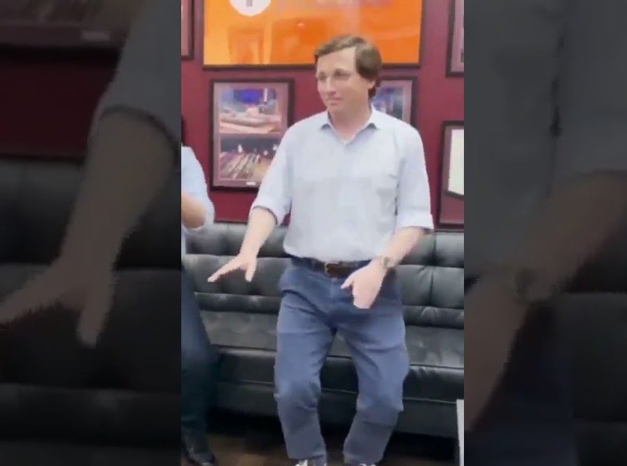 Hoy cumple 42 añazos Nick Carter, recordado por ser miembro y florero de niñatas de los Backstreet Boys.
Muchísimas felicidades!!!