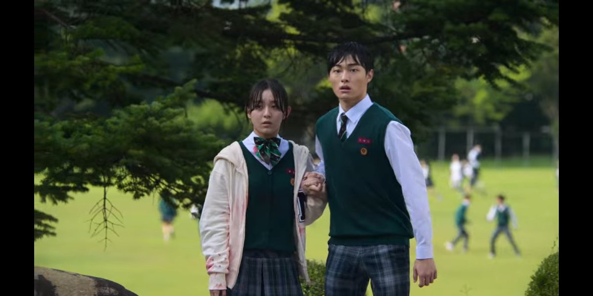 miinnnsan's tweet photo. looks like I'm not gonna survive a zombie apocalypse since I don't have anyone to hold hands with ??? #AllOfUsAreDead https://t.co/kXkOz6ZIdl