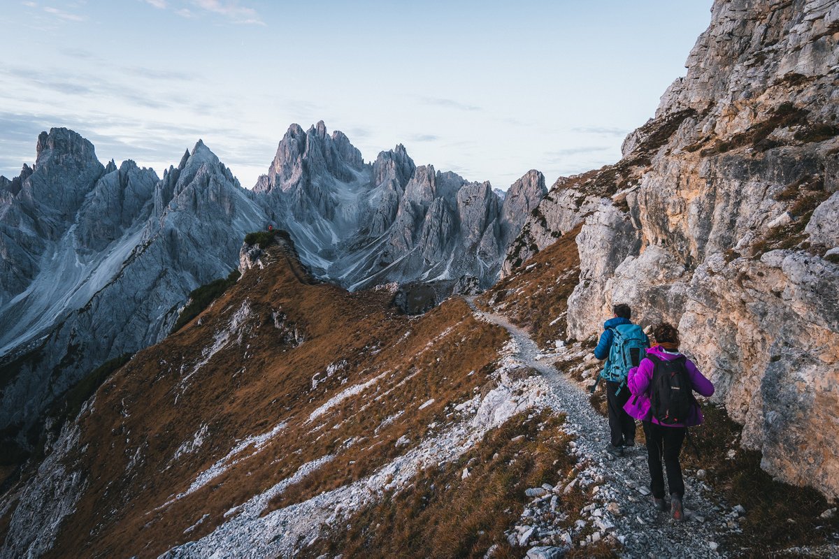 🚶TOP 10 : Où randonner en Europe en 2022 ?! 
🥾😍Découvrez avec nous les sentiers d'Italie, de Grèce, d'Espagne, d'Irlande, de Norvège, de Slovénie... 

👉chamina-voyages.com/acualites/dest…

📸 <a href="/Ludovic_photo/">Ludovic Frémondière</a> 

#pasbesoindallerloin #rando #Europe