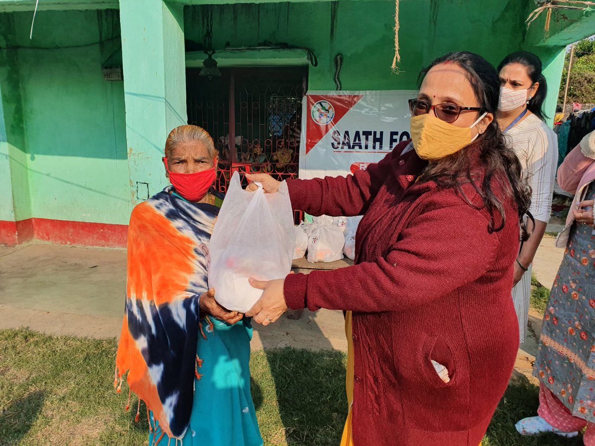 saathfndn's tweet photo. Sec 8, खंडाला पार्क,बस्ती, बोकारो स्टील सीटी

कल 28 जनवरी को खंडाला पार्क बस्ती sec8 में जरूरतमंद विधवाओं के बीच फूड पैकेट्स का वितरण किया गया।जिसमे आटा,तेल,नमक, हल्दी, गुड़ और आलू थे।
#SaathFoundation #helpinneed #helpinghands #helpothers #ngo #ngoindia #dcbokaro https://t.co/rHEdISNVZU