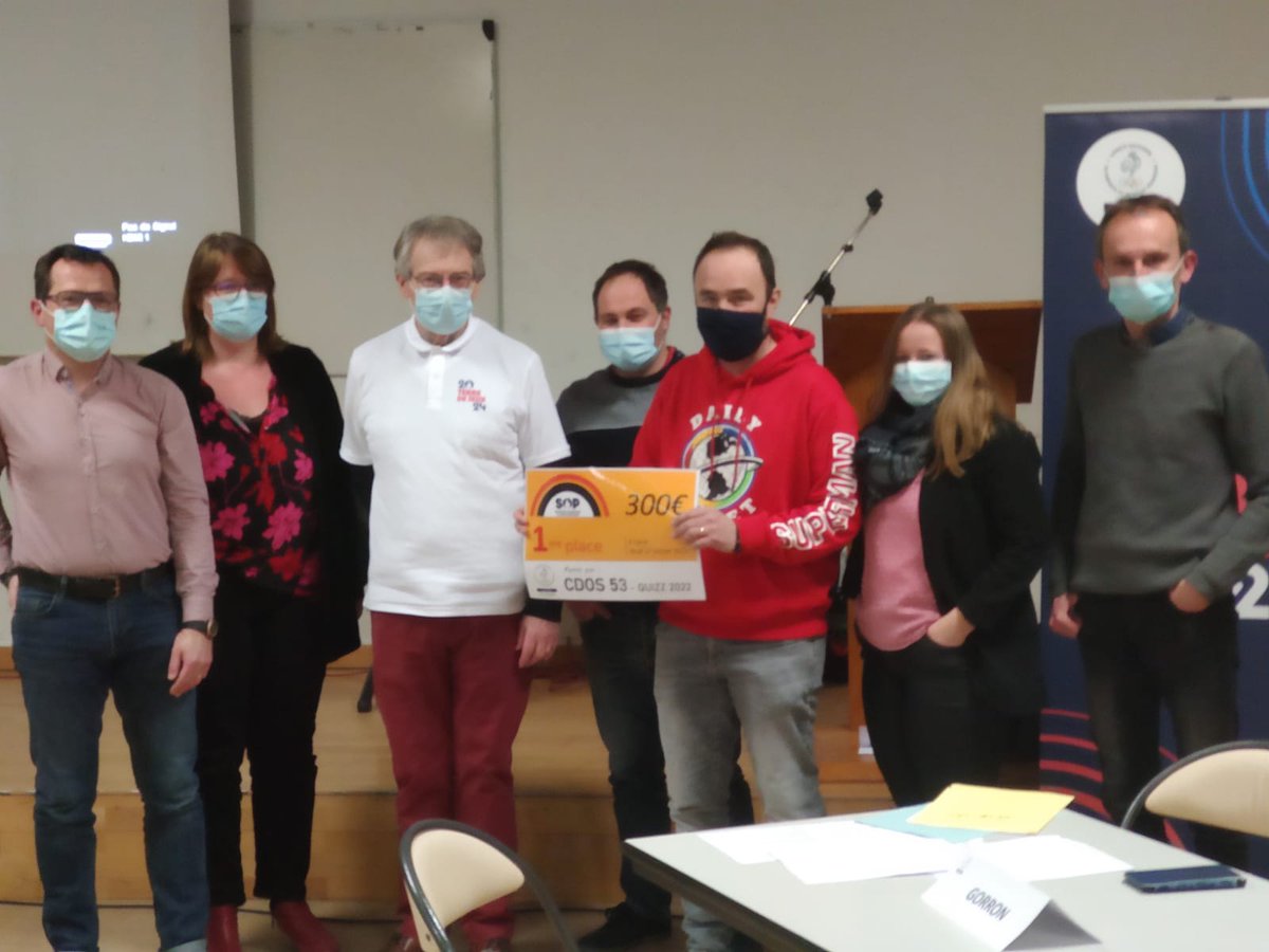 cosse_le_vivien's tweet photo. [QUIZ OLYMPIQUE]
Une délégation cosséenne a participé hier soir, jeudi 27/01, au Grand Quiz Olympique à Laval ! 
Une soirée réussie pour les cosséens qui ont remporté la 1ère place 👏🥇
Merci au @CDOS53 pour l'organisation de cette soirée !
#SOP2022
@lamayenne @Paris2024 https://t.co/UtPIlgGOc9