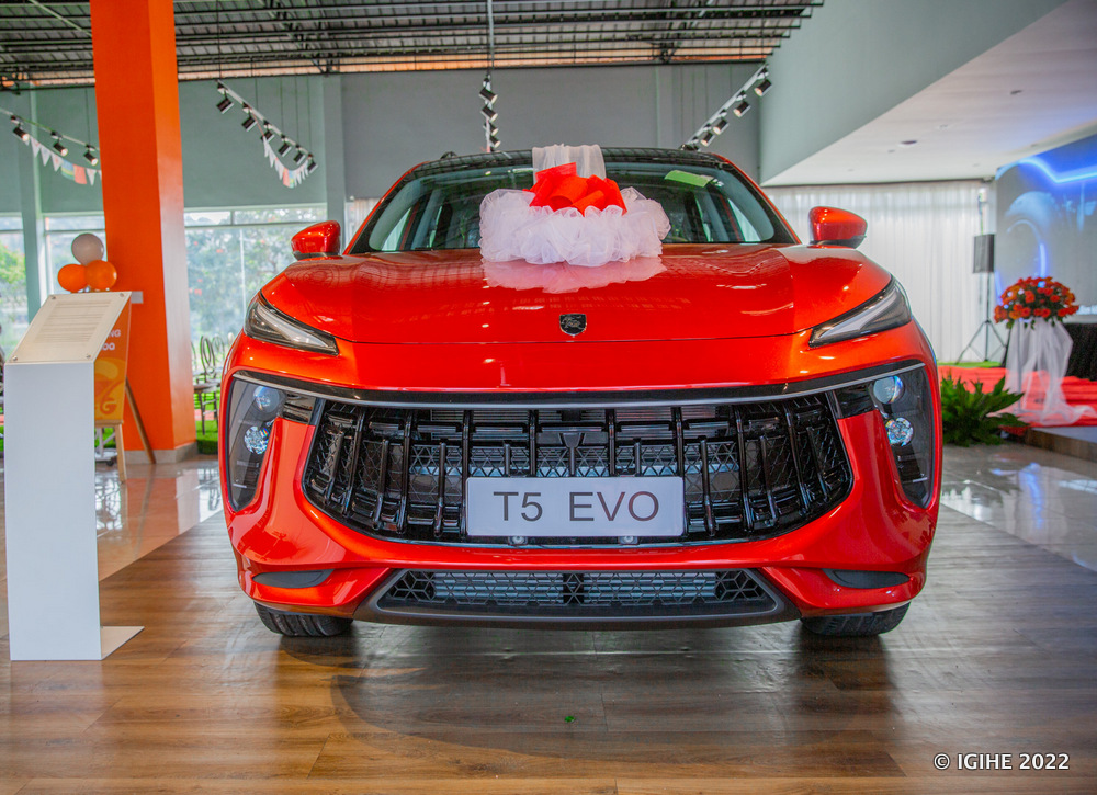 IGIHE's tweet photo. Rwanda has been added to the large market of Chinese auto brands with the introduction of Dongfeng and Wuling brands from two Chinese automobile manufacturing firms represented by Carcarbaba in Rwanda.
https://t.co/eJvRgpV1qn https://t.co/O5FR5ZGJdZ