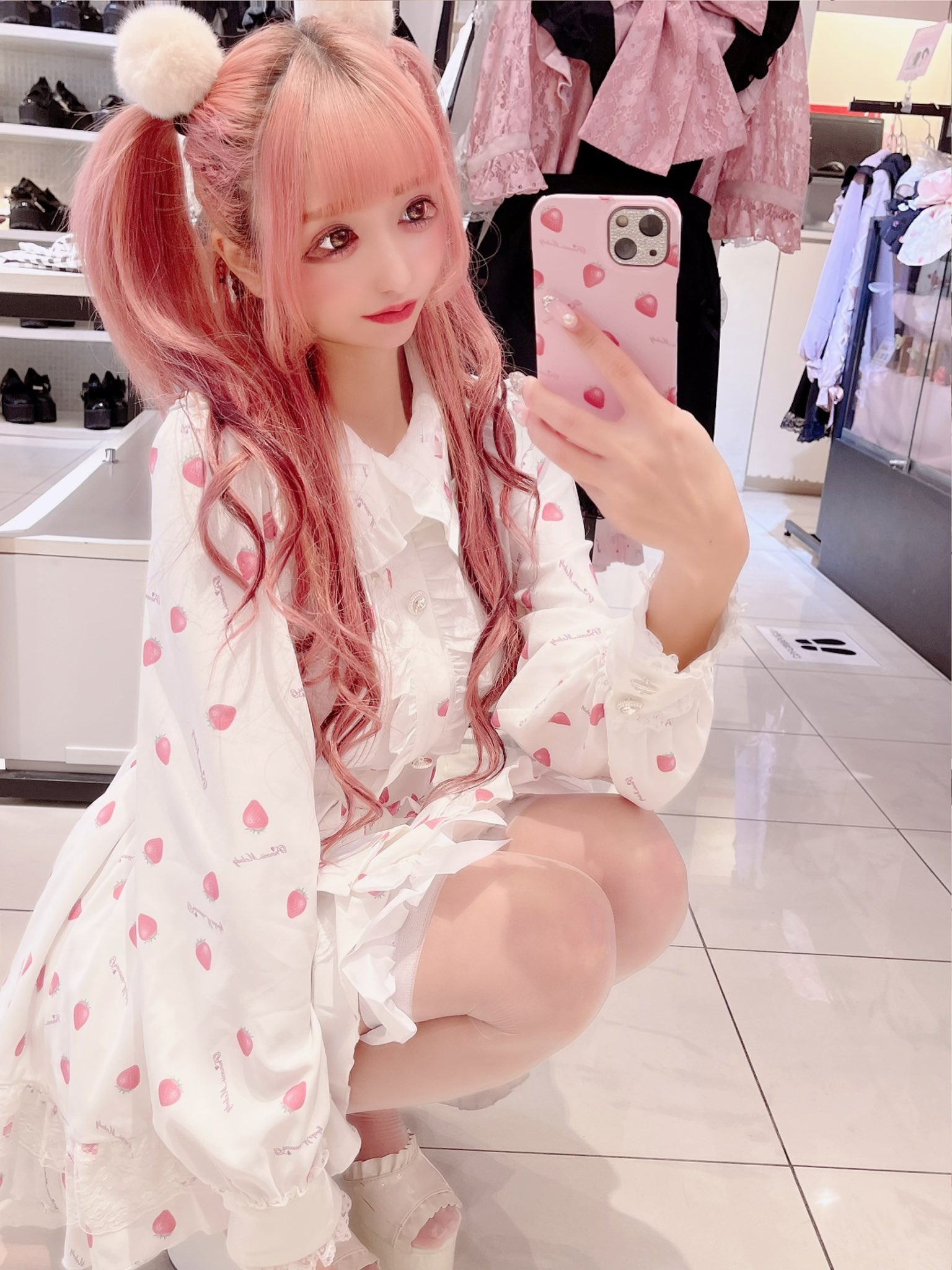 スノーブルー 姉agehaモデル♡桜咲姫奈着用♡MA*RSシャンデリア柄