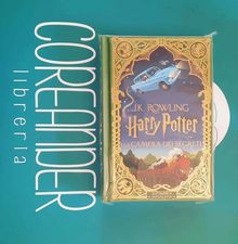 CoreanderLibri's tweet image. Da oggi in #libreria è disponibile il prestigioso, immancabile, collezionabilissimo #harrypotter e la #cameradeisegreti illustrato da #minalima!
Sapete che la vostra vita sarà tormentata dai mollicci senza di esso?
E allora, che aspettate? 
ACCIO COPIA!
#SALANI #fantasy #potter