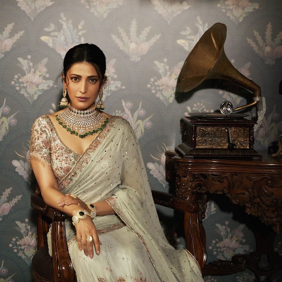 CineGalaxy's tweet photo. ShrutiHaasan🧡

#ShrutiHaasan #shrutihaasanfans https://t.co/TRrCWIX0gU