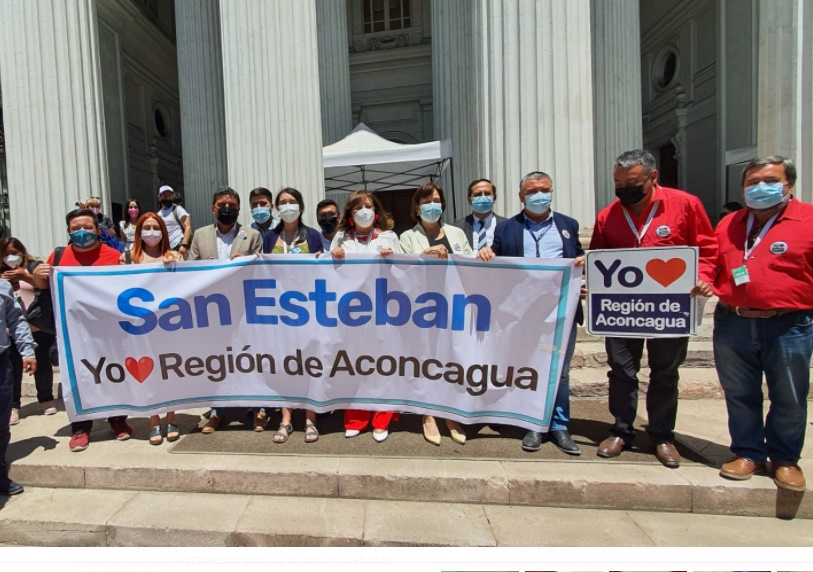 AoLaonline's tweet photo. Alcalde de San Esteban se reunió con la presidenta de la Convención Constitucional para remarcar la importancia de crear la Región de Aconcagua https://t.co/5Z8gxfzMec a través de @AoLaonline https://t.co/Egwey4p31e