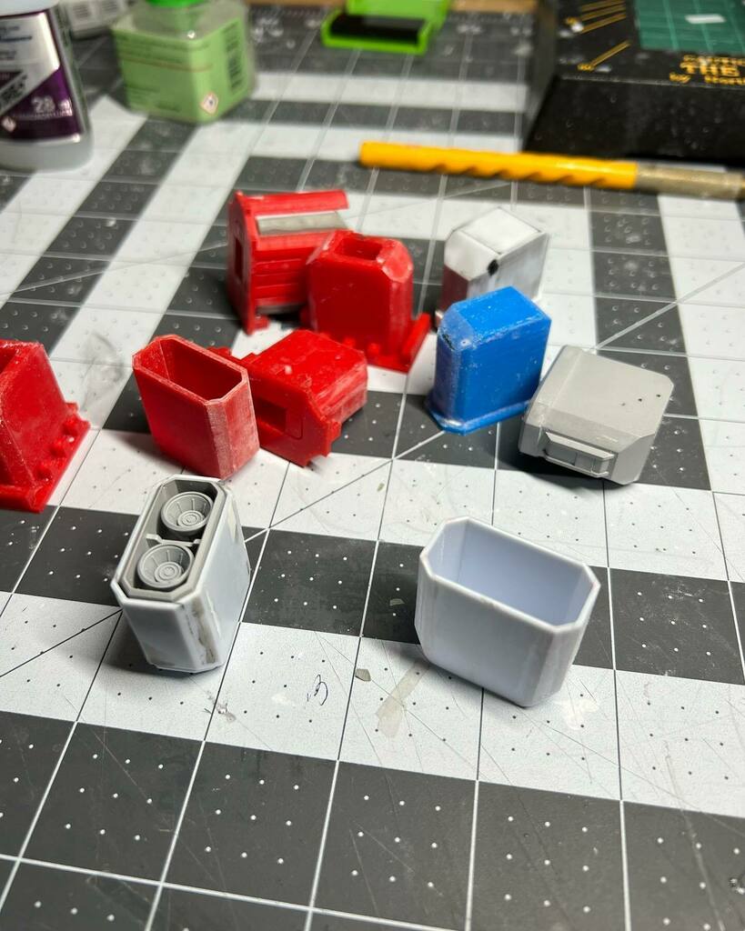 HiCraigStudios's tweet photo. The problem with working on something for so long is that your skills improve and you get the urge to fix something that was acceptable 3 months ago.
-
I was getting real close to painting the doga backpack but some of my chamfers and symmetry with the b… https://t.co/Uev0Y7O2mU https://t.co/LyvGjhKe53