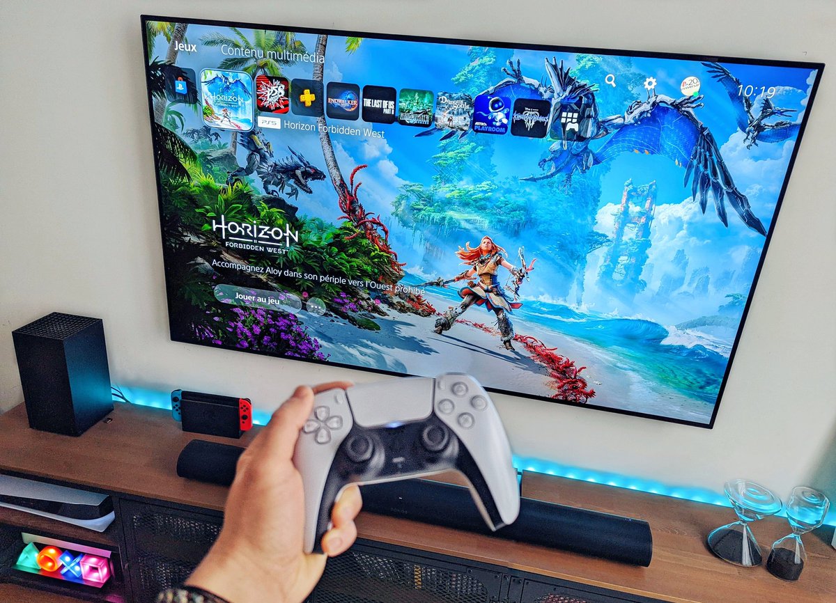 J'ai la grande chance de pouvoir jouer dès aujourd'hui à #HorizonForbiddenWest sur #PS5 !

Vous pourrez lire mon test complet sur le blog à la levée d'embargo, dès le 14 février, 9h01 😉