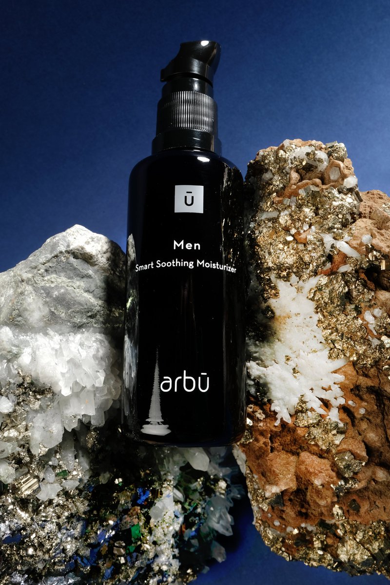 ArbuCosmetics's tweet photo. #Plastic waste is #littering our #oceans and threatening the lives of millions of marine animals. We're so proud not to use any form of plastic for our business! We love out #Planet! 🌳🌿☀️🌍
#cleanbeauty #sustainable #organicskincare #rosadamascena 

https://t.co/bnmbB29iiw https://t.co/mJsDWOZ938