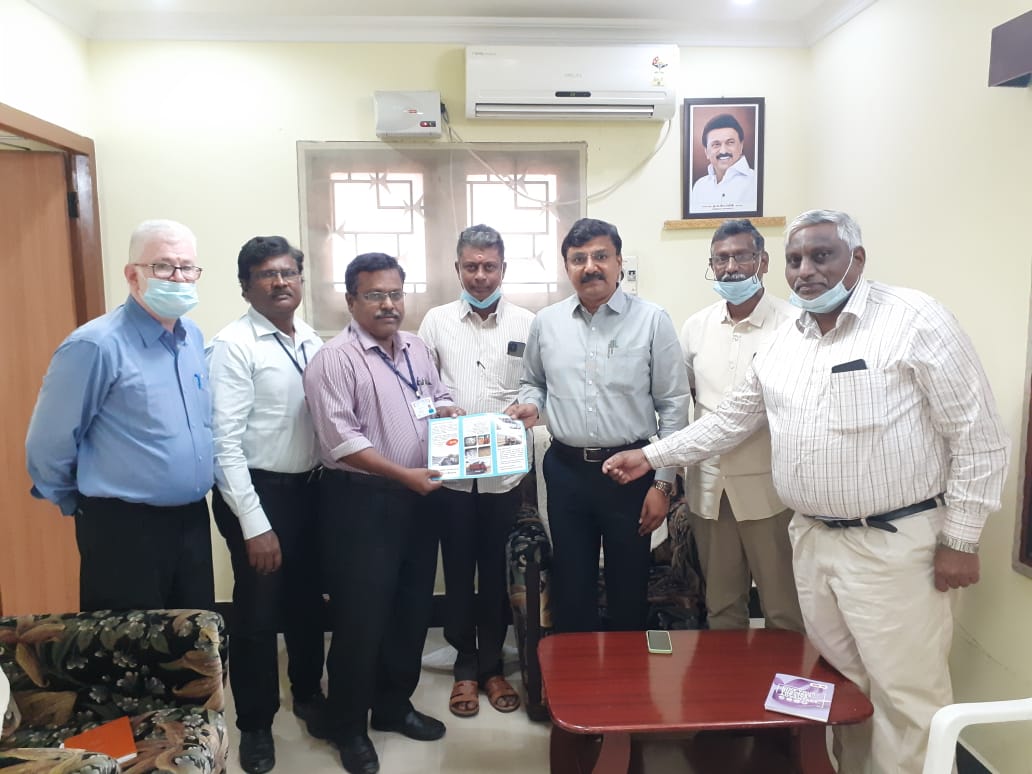 SrDCMMadurai's tweet photo. Comml. (Mktg) Team of Division met Pollachi MP Shri @kshanmugamdmk &amp; traders to promote Kisan Rail Scheme. Transportation of fruits &amp; vegetables at concessional rate through Kisan Rail will benefit farmers/ traders of the region. MP has requested to include coconut in the scheme https://t.co/2UyAwA8lMO