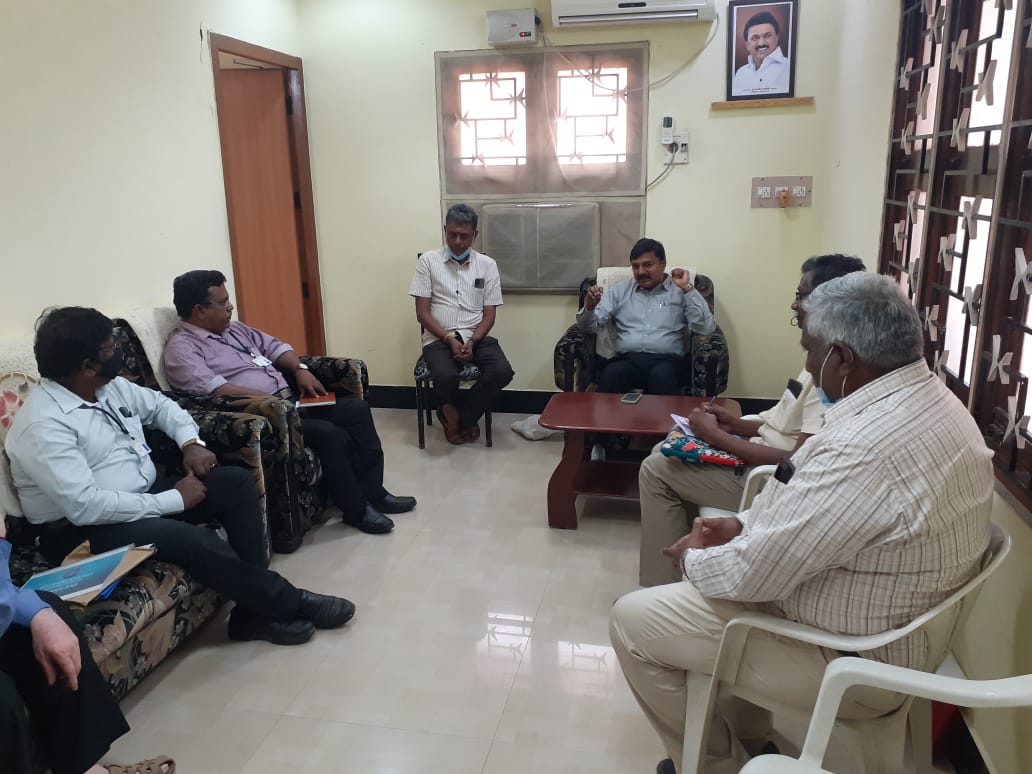 Comml. (Mktg) Team of Division met Pollachi MP Shri <a href="/kshanmugamdmk/">K ShanmugaSundaram(Ex-MP)</a> &amp; traders to promote Kisan Rail Scheme. Transportation of fruits &amp; vegetables at concessional rate through Kisan Rail will benefit farmers/ traders of the region. MP has requested to include coconut in the scheme