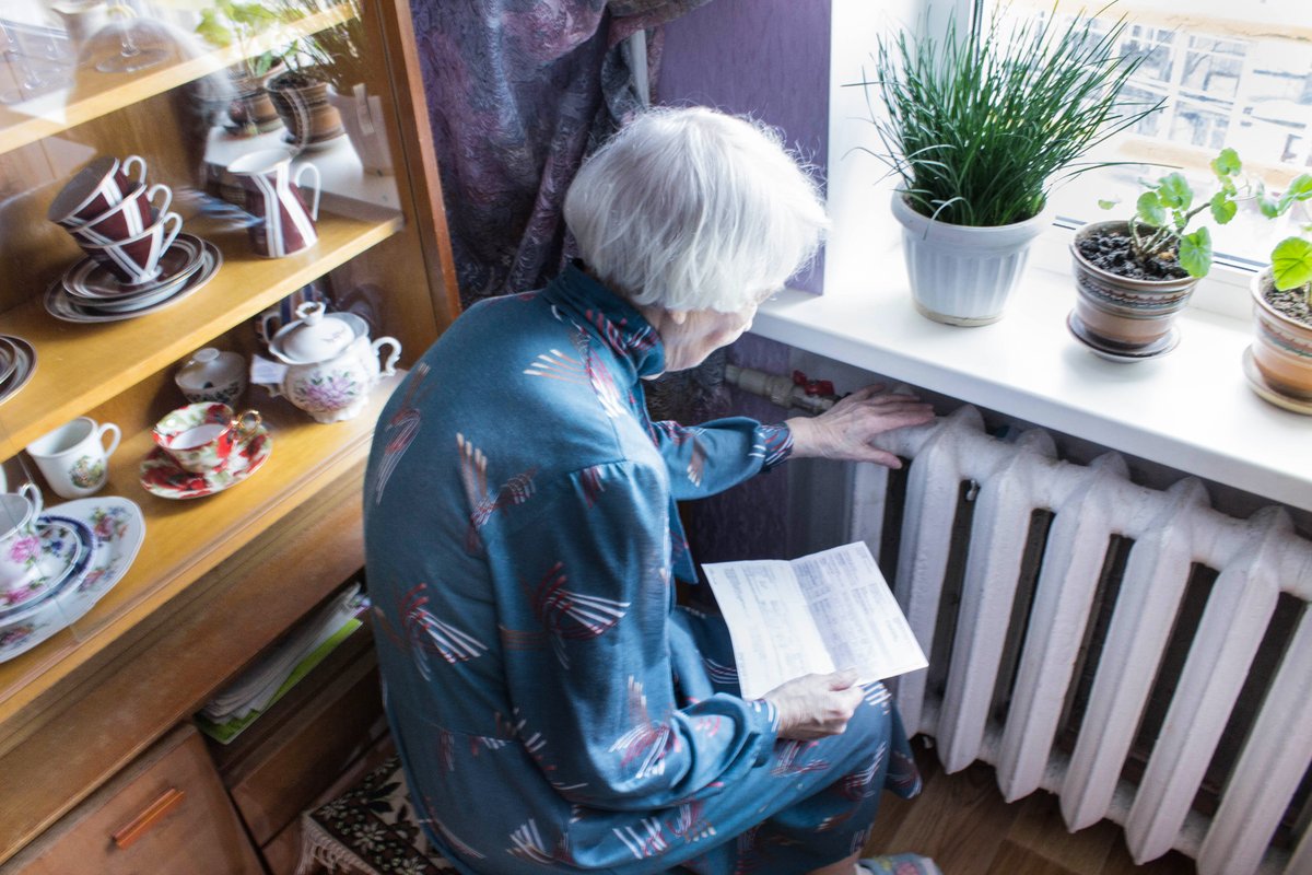 HelloCSE's tweet photo. We should be protecting householders from the energy crisis by making homes more efficient now before energy bills skyrocket.
We must protect the #ECOScheme 👇
https://t.co/y8yktjdaGY #FuelPoverty https://t.co/SYiJva3ZCk