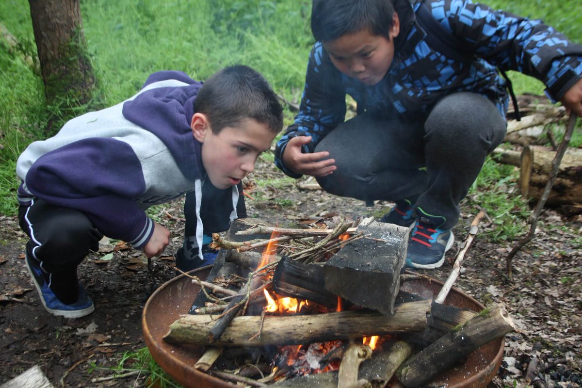 Mis het niet deze zondag: onze workshop Bushcraft. Leer vuur maken, water filteren en alle andere vaardigheden die je nodig hebt om te overleven in de natuur! Een leerzaam en avontuurlijk uitje voor kinderen vanaf 8 jaar. Lees meer: tinyurl.com/2p9krf5j