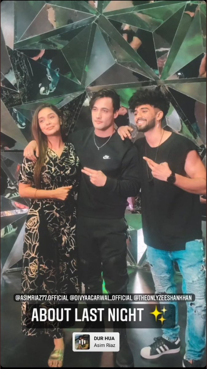 YashasviShukla7's tweet photo. Zeeshan and Asim <3 <3 
I so want them to become buddies. Zee is just like Asim, an absolute cutie &amp; a gem of a person :) 

#ZeeshanKhan #AsimRiaz https://t.co/eCRc5yB98b