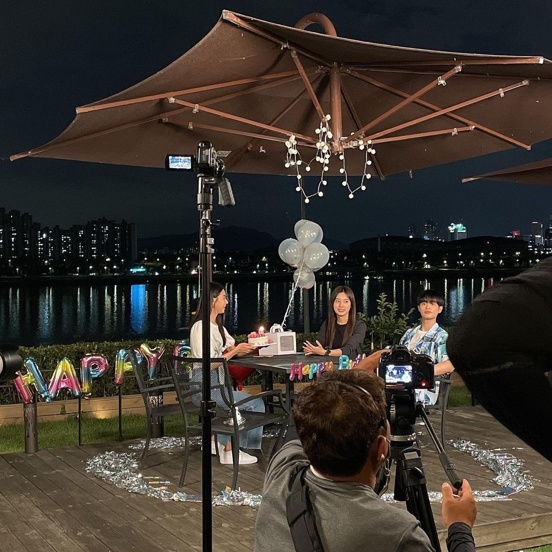 first_iz121's tweet image. 우리식구됐어요 스탭 인스타 #강혜원