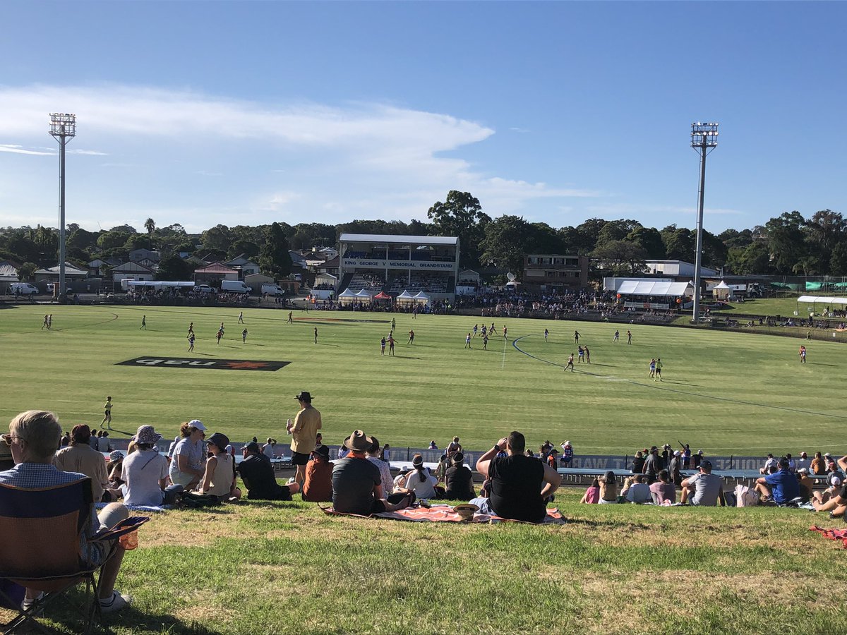RT @NicoleK10353897: Lovely evening watching AFLW at Henson Park. Shame it was the Giants and not #sydneyswans https://t.co/8xjdKK2FoY