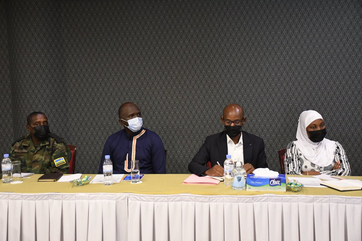 RadioNyagatare's tweet photo. Ihuriro ry'abafatanyabikorwa mu iterambere rya @NyagatareDistr (JADF), ryashoye miliyari zisaga eshanu z'amafaranga y'u Rwanda mu rwego rwo gufasha aka Karere kwesa imihigo 107 kiyemeje kwesa muri uyu mwaka w'ingengo y'imari 2021/2022, aho kuri ubu kageze ku gipimo cya 63%. https://t.co/aoV294CAtt