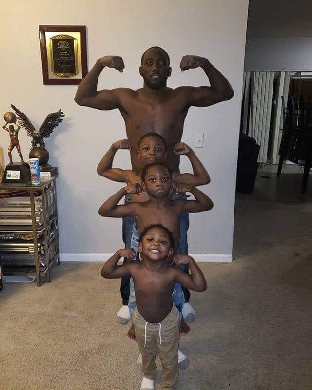 HitFirstBoxing's tweet photo. 2 OF MY FAVORITE BOXERS, @terencecrawford &amp; @m_masternak REMEMBER FAMILY FIRST, REAL RECOGNIZE REAL #REALTALK https://t.co/ajbfTELc5s