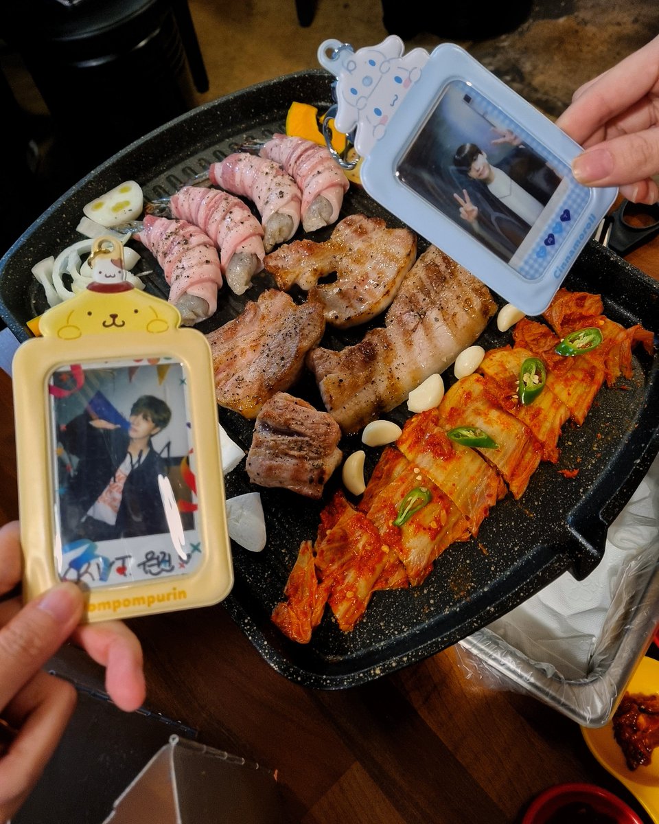 AA_20010322_'s tweet photo. 그림을 멈추지 못하는 금손님 빵에도 그림 그렸어 :)
#ㄱㅈㅁㅇㅈ #ㅎㅇㅈㅇㅈ
#정모야_맛집_뒤집자
#원진아_함번만_먹어봐 https://t.co/fAtwbLAaRR