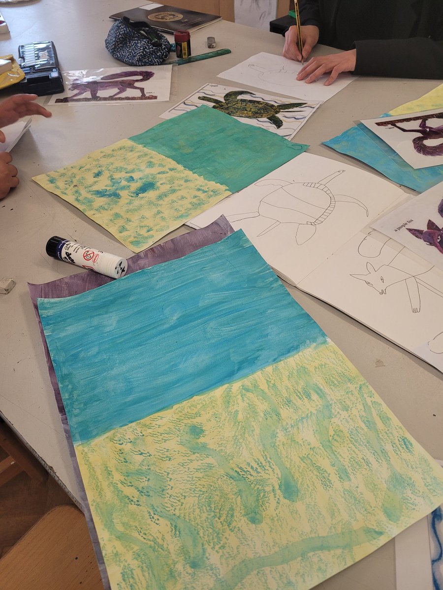 StColumbasArt's tweet photo. Form 1 are learning about painting texture, layers and collage. #art #SCCART #SCCform1 #collage #paintings https://t.co/yY5m8XgbmC