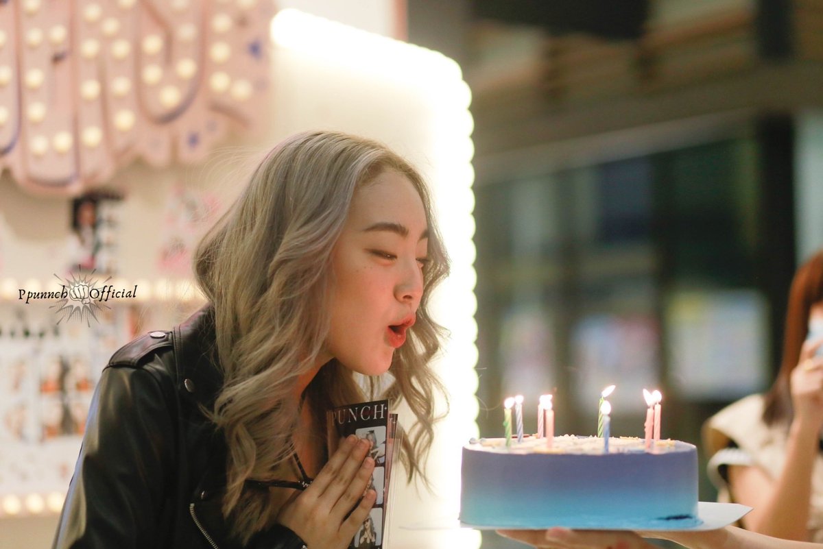 PpunnchOfficial's tweet photo. Punch at Snap sense [25.01.2022]

Part 3

#Hello18Punch #Punch4EVE https://t.co/SQliXfJGYC