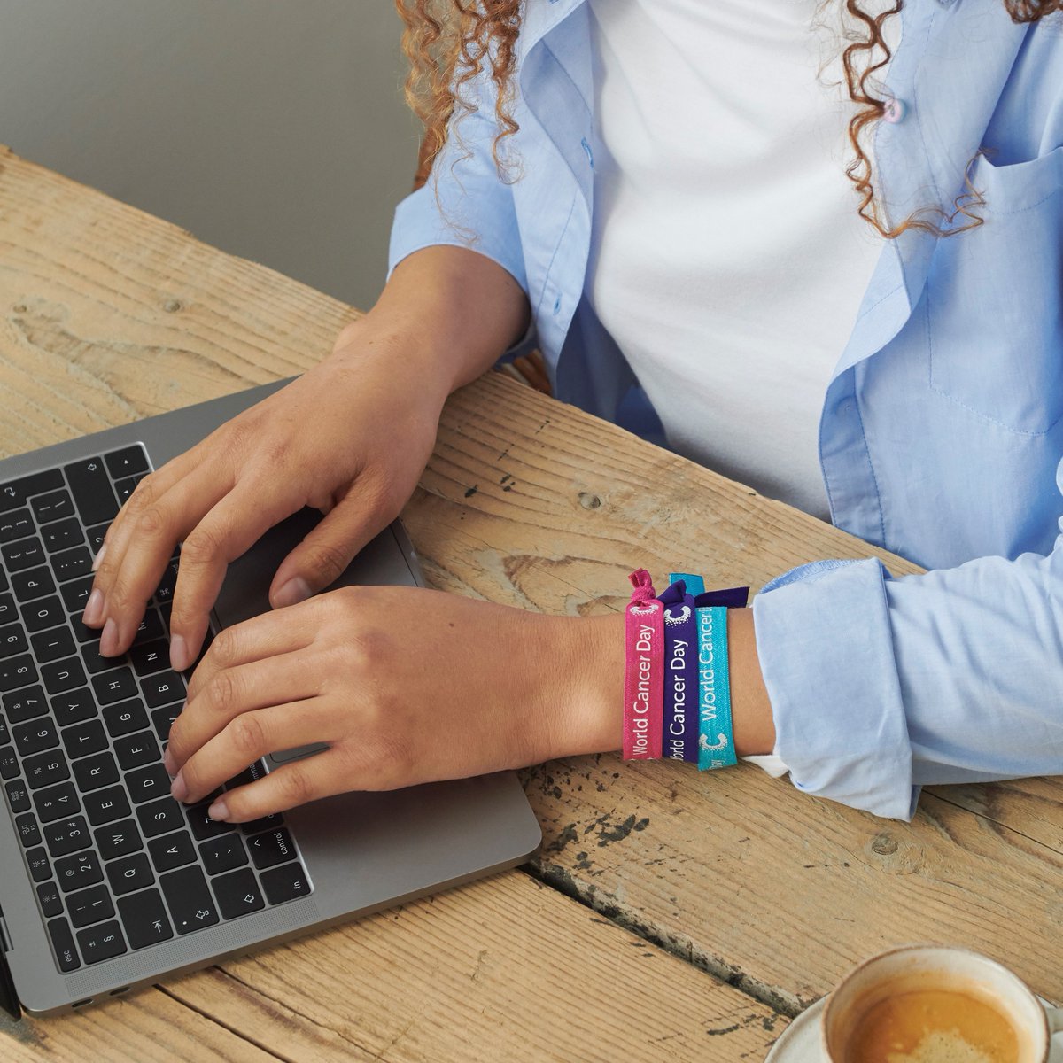 Our Unity Bands for #WorldCancerDay have a new design this year! Available in three different colours, they’re made out of recycled material as well as being fully recyclable ♻️🤝 Get your Unity Band in-store or online: bit.ly/3DOw95j