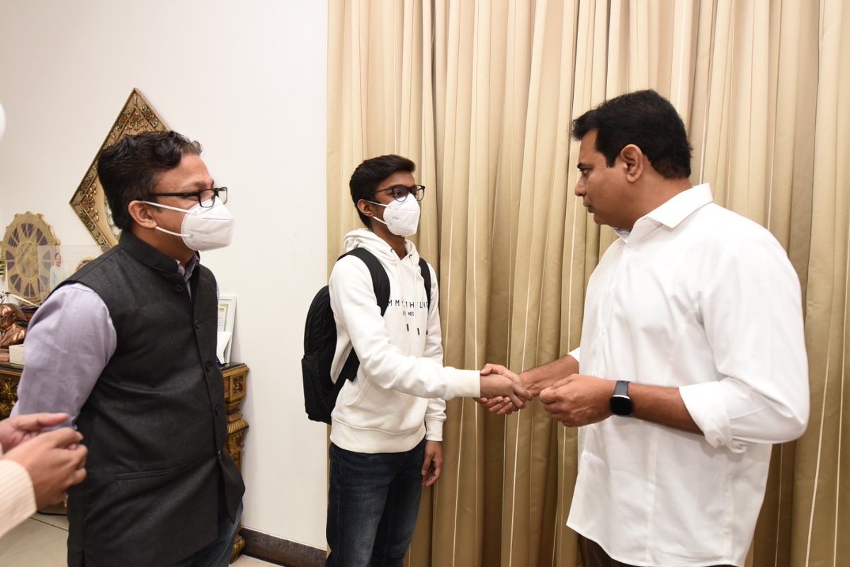 Had a great catch-up with Hyderabad-based young innovator Aarav Garg ...