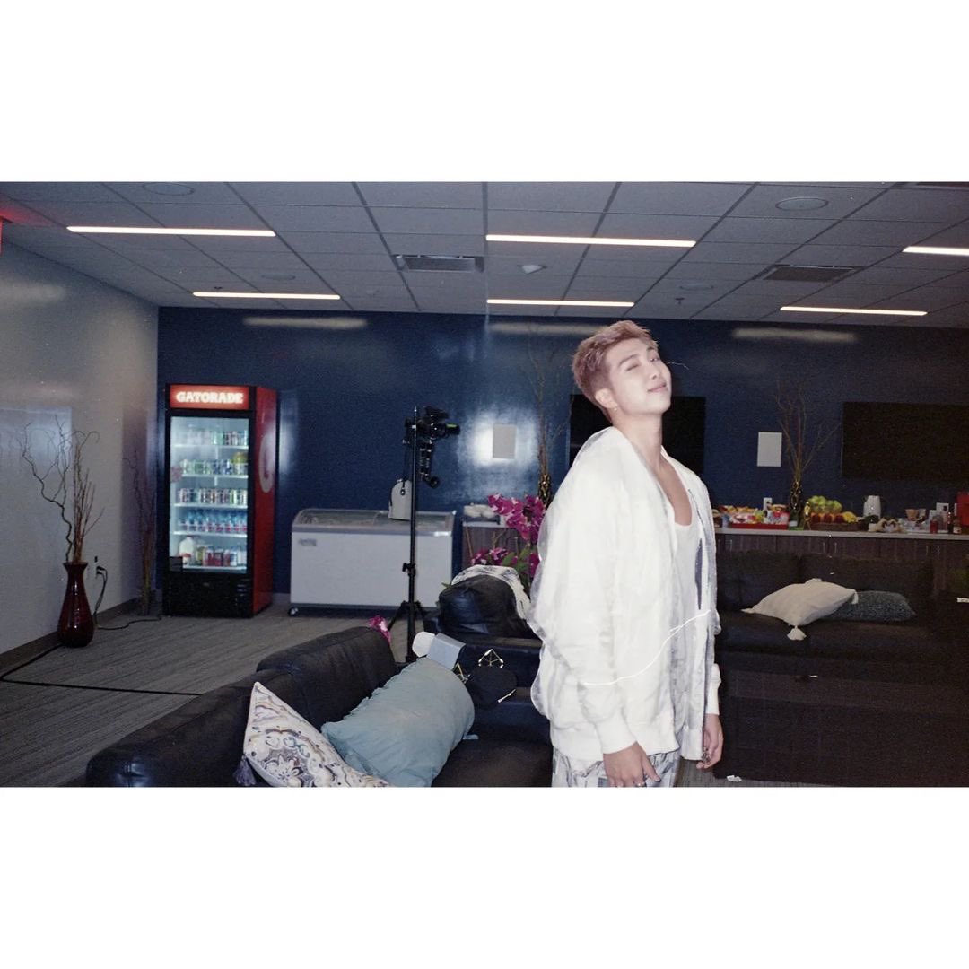 btsinthemoment's tweet photo. [uarmyhope] instagram post 

🐿 film 3 
ㄴ 🐿 sorry for @/thv and @/agustd 😢❤️ https://t.co/isFopxiAmf