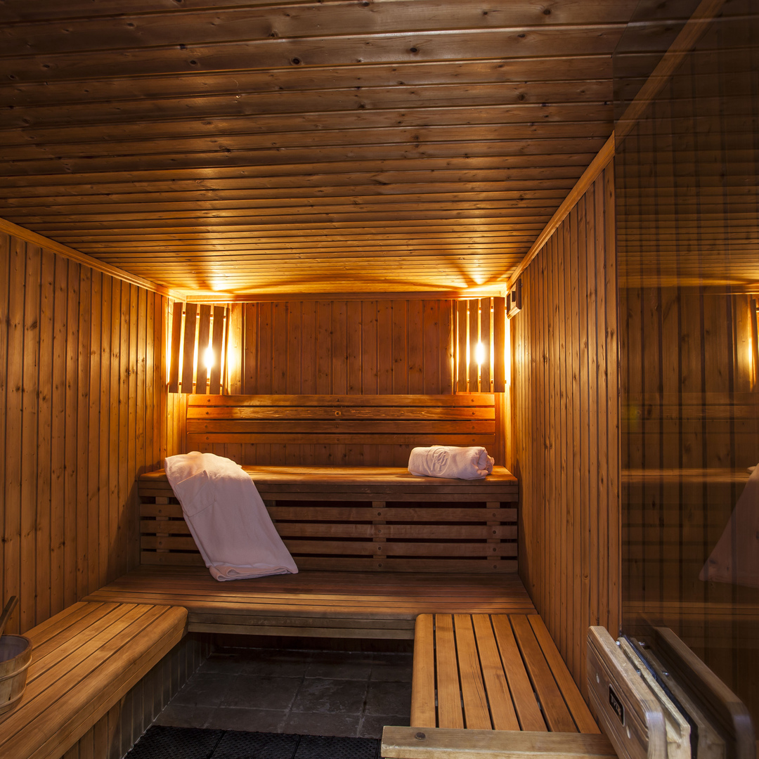 Allow the steam from our sauna and steam rooms to cleanse your pores and refresh your mind...