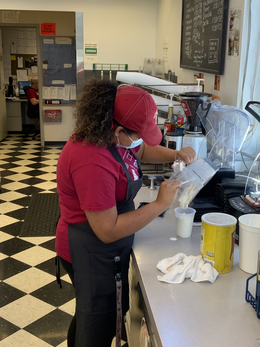 wsucahnrs's tweet image. Today is #NationalHaveFunAtWorkDay, &amp;amp; honestly that&apos;s not normally a problem for us. We get to hang out with, write about, &amp;amp; take pics of some amazing people &amp;amp; animals. Which we think is really fun! Here are some examples of stuff we do for work. #GoCougs