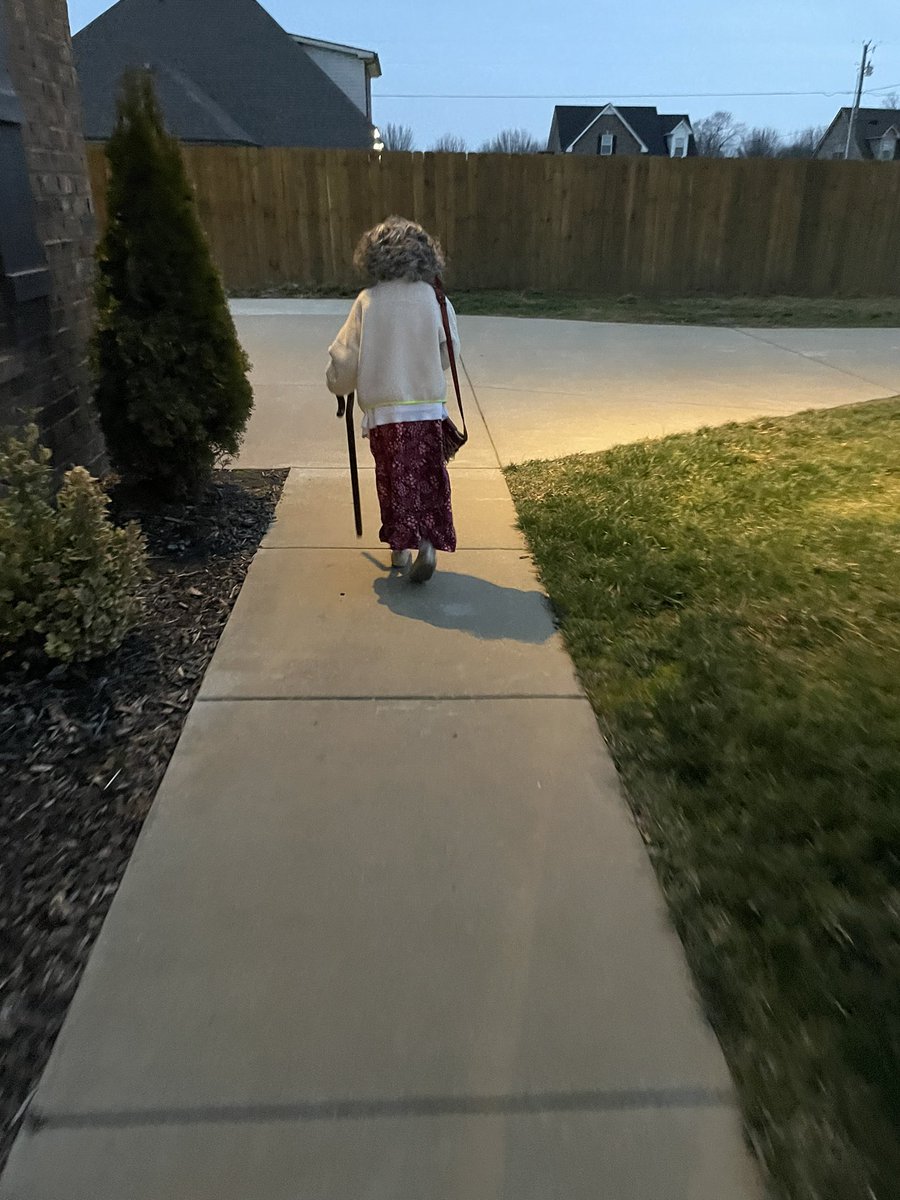 100 days at school and Kyns was in full “Granny Margaret” mode. Also said she couldn’t wait to see what <a href="/DrMarkJGonyea/">𝕄𝕒𝕣𝕜 𝕁 𝔾𝕠𝕟𝕪𝕖𝕒, EdD</a> would look like on morning announcements. Plainview atmosphere is 💯