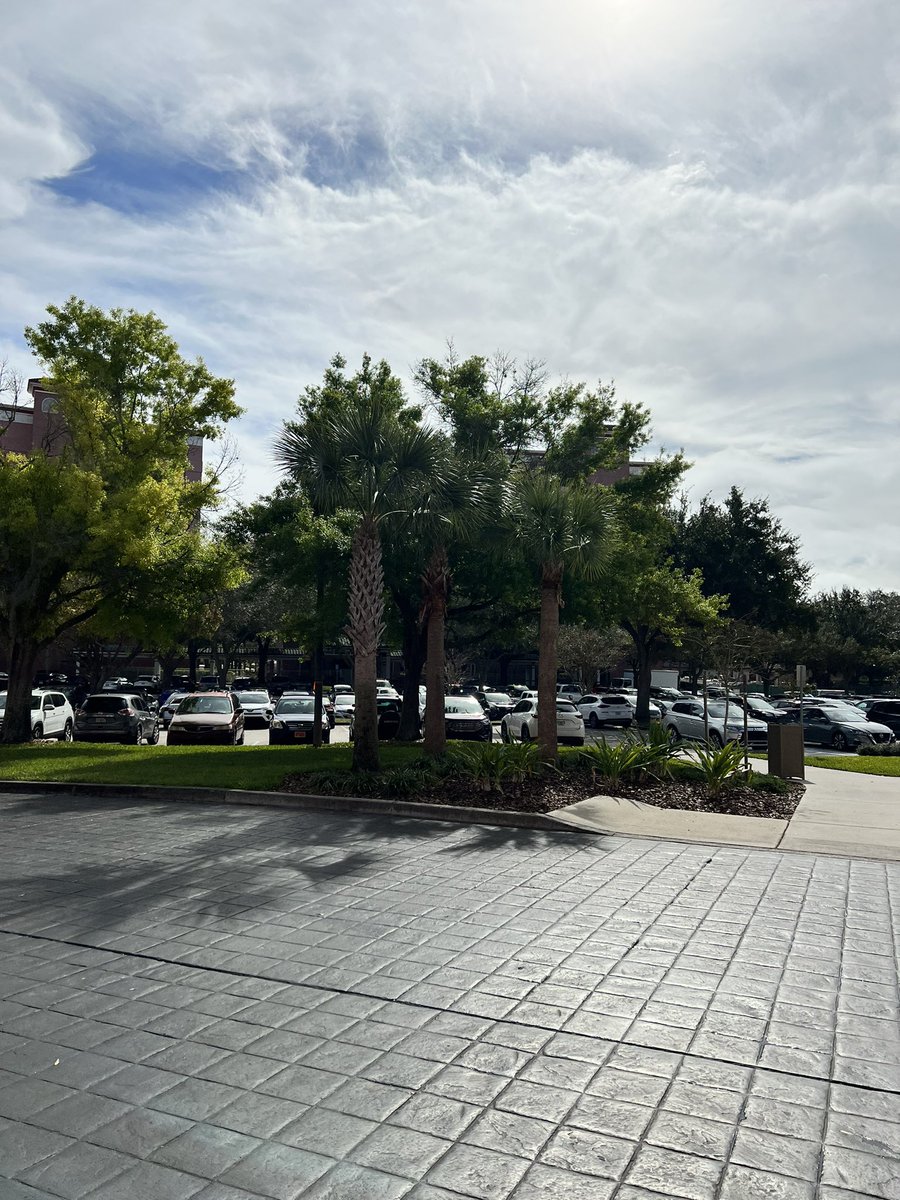 PresentPal_'s tweet photo. The sun is out in Orlando and our @ATIAorg booth is buzzing! ☀️Stop by Booth 804 and say hey to the team 👋#ATIA2022 #ATIA22 #AtChat https://t.co/VCFquvfbpw