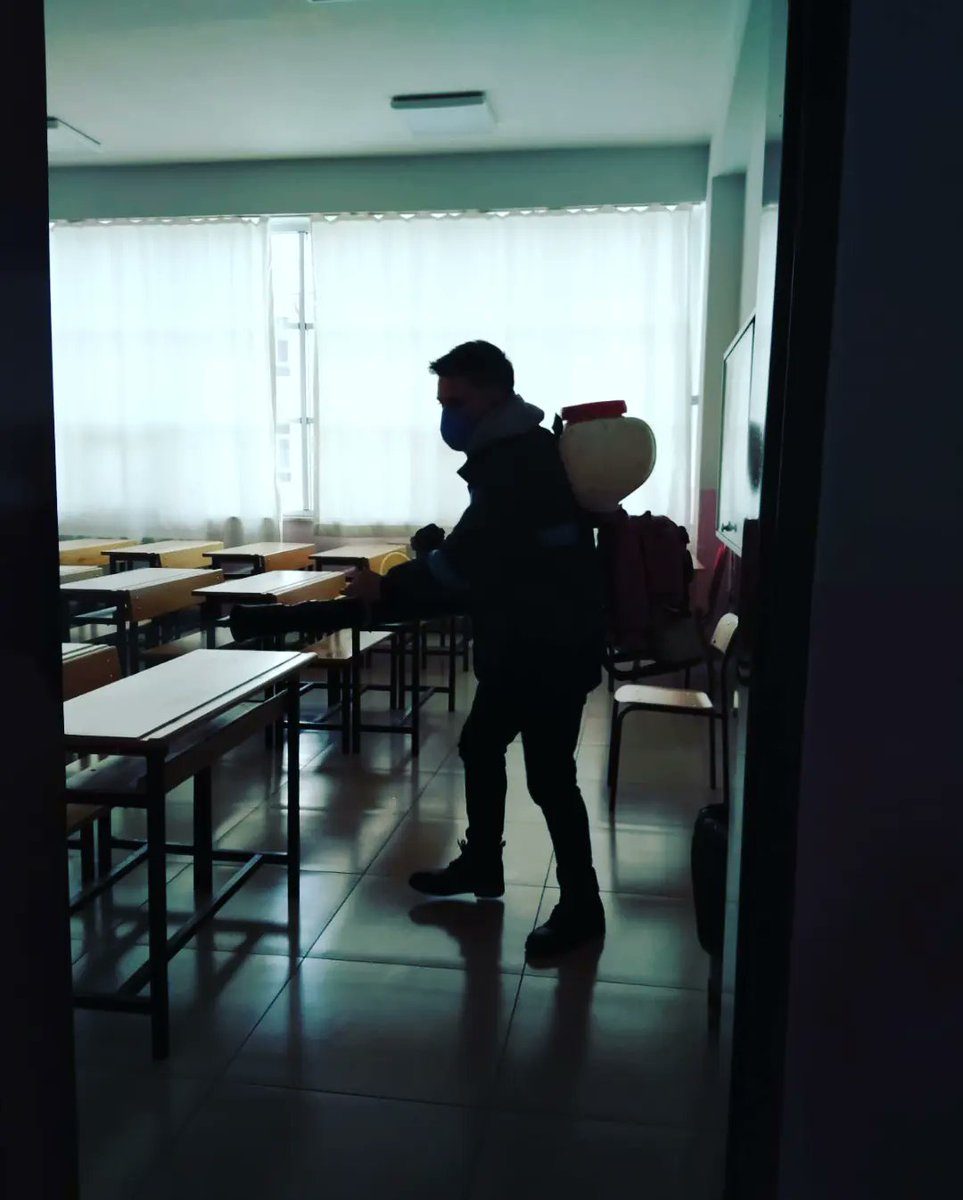 Okulumuz açık bulunan ve kullanımda olan birimleri Sincan Belediyesi ekiplerince dezenfekte edilmiştir. Emeği geçenlere teşekkür ediyoruz.Sincan Ali Fuat Başgil Anadolu Lisesi yeni döneme hazırlanıyor.