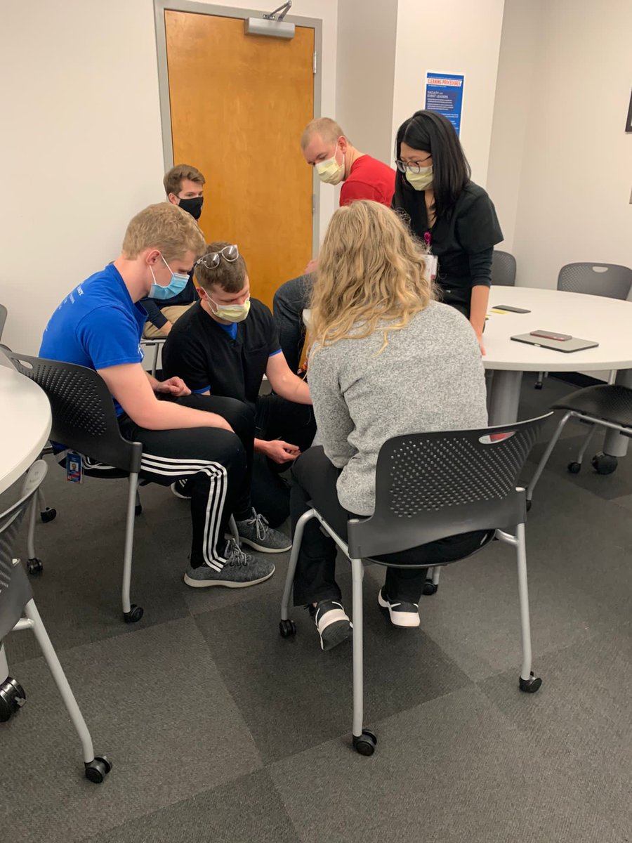 kufammed's tweet photo. Drs. Embers and Schumacher using their Resident as Teachers skills teaching joint exams to our MS3 clerkship students! 💪💪💪 https://t.co/3NuLiu50wn