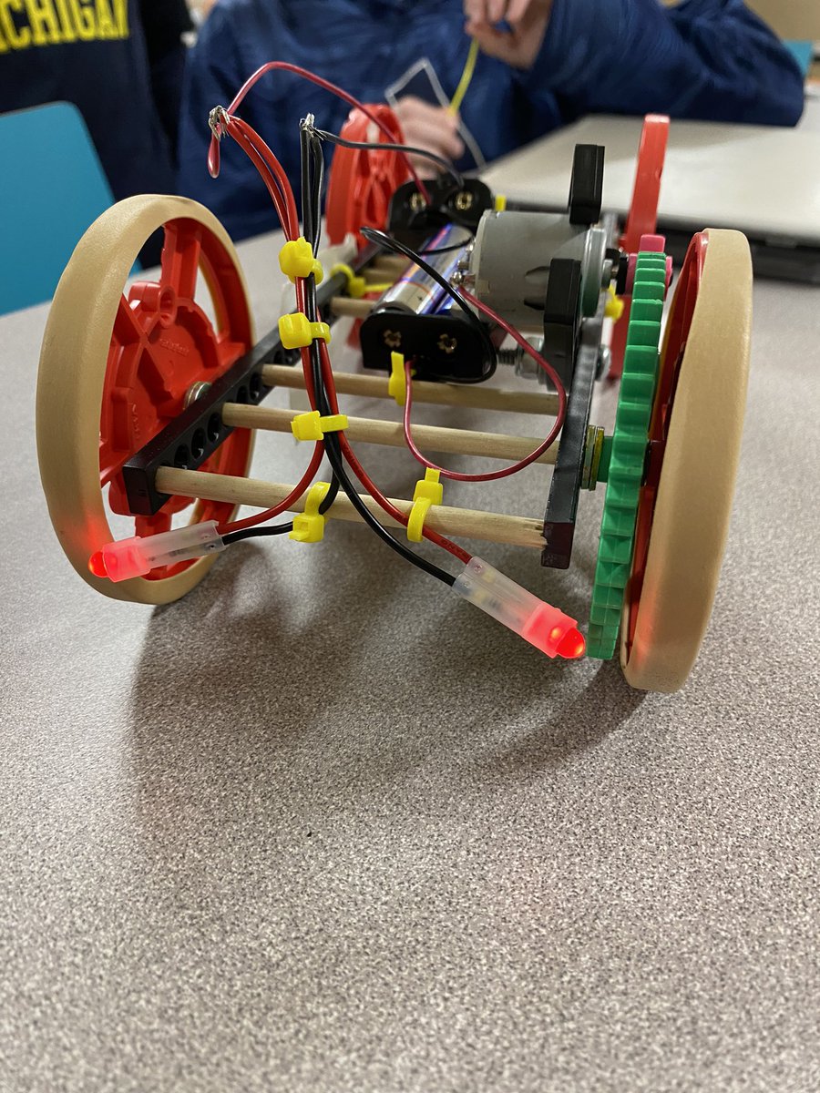 STEMatWSES's tweet photo. The competition was fierce, but only one could prevail. The winner of the STEM6 Great Electric Car Race is … @WSESSmithfield @IWCSchools @IAspire2Inspire Be sure to check out their car at the 2022 Isle of Wight County Fair in Sept. https://t.co/06hoh02qnJ
