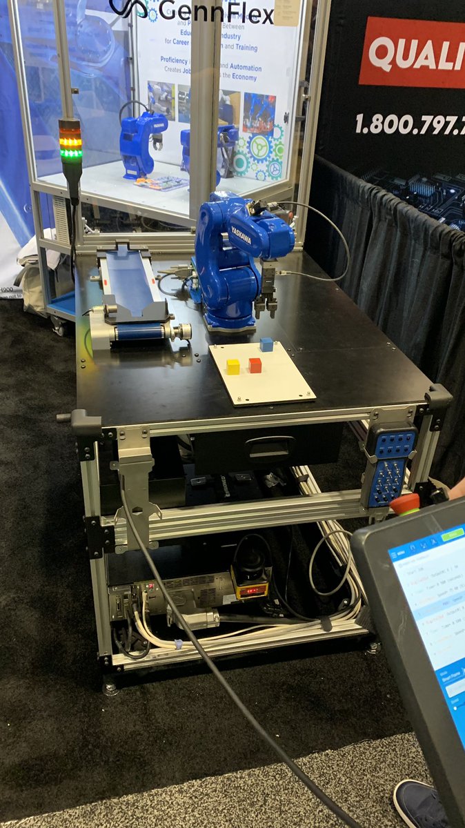 Mr. Holcomb tweet media