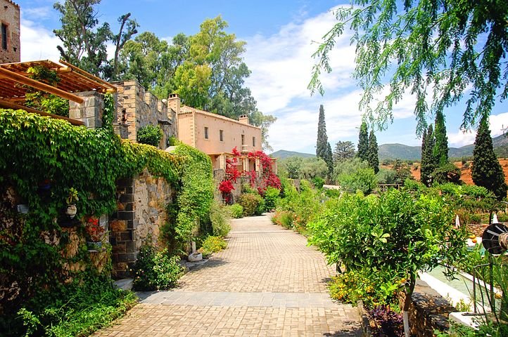 VictoriaTaylUK's tweet photo. When there’s something you can’t experience, when there is a lack of it, you long for and desire for it more.
Ensure your customers desire your hospitality business by designing branded experiences that bring the wow factor every time.
#brandedexperience #experience #cx https://t.co/bSHPH0fPkw