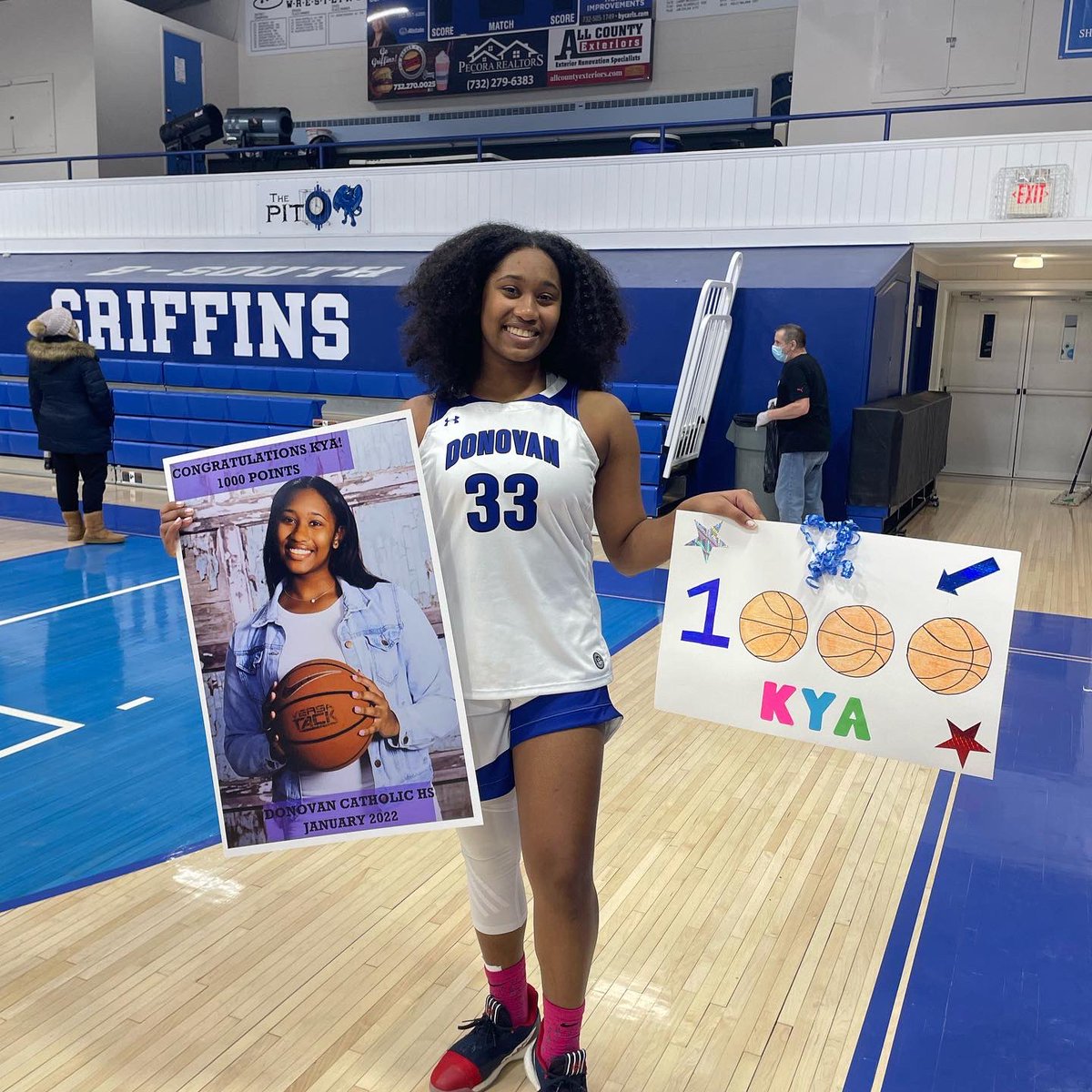 I appreciate all of the love and support! 🤍💙 #1k