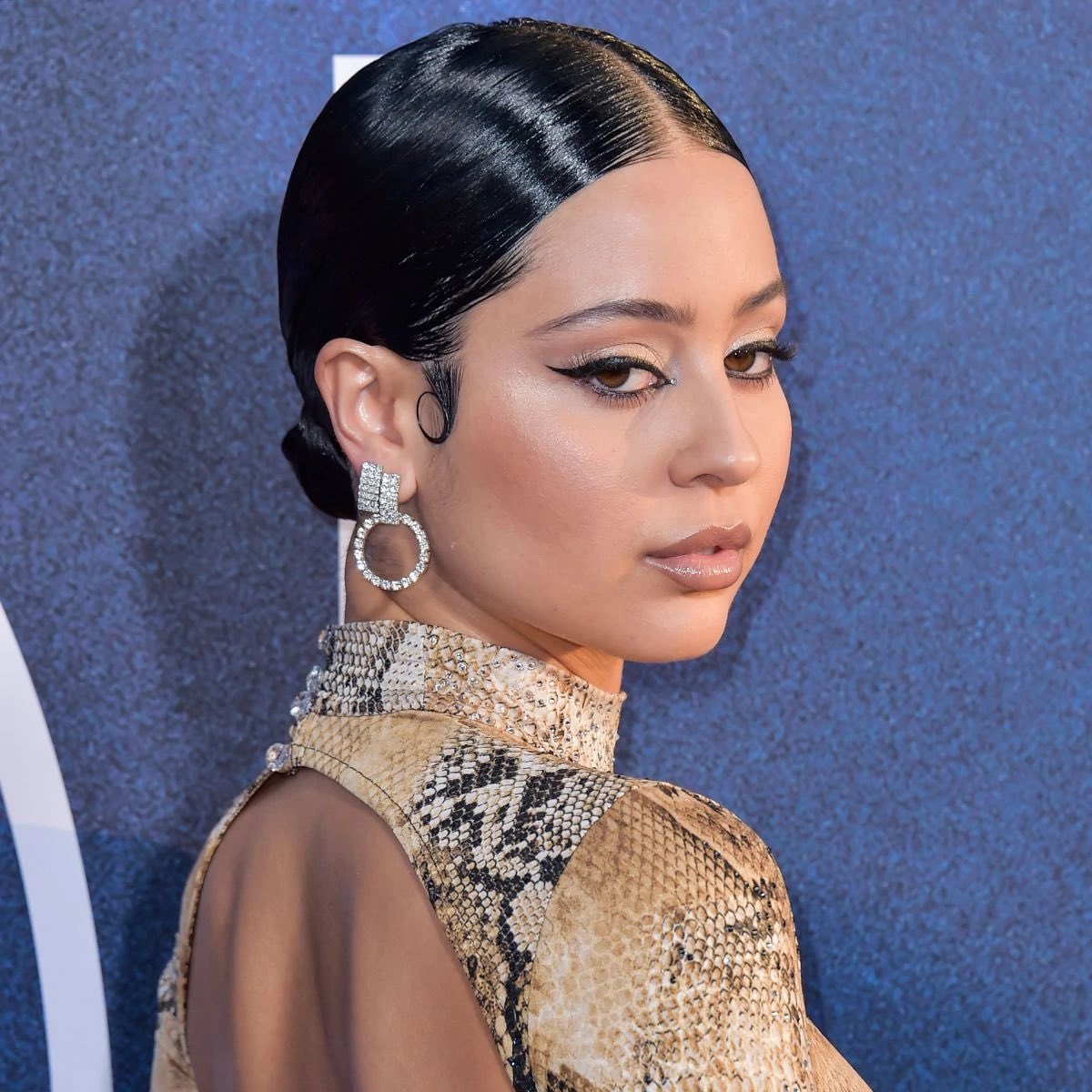 NATERERUN's tweet photo. Alexa Demie, euphoria star, reveals in a recent interview to Vogue that lately she’s been ready for"Do we have a problem" by Nicki Minaj

“I just think it’s something the world needs right now, I have to listen to it because the title of it already goes hard." https://t.co/BdH672gEEZ
